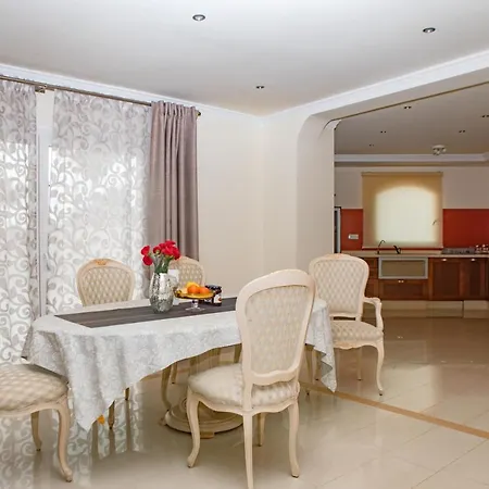 فيلة Luxury With Heated Pool