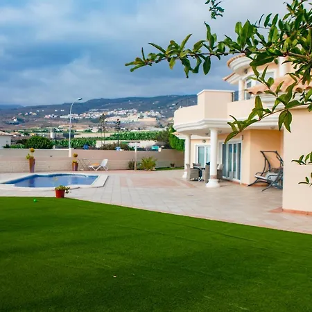Luxury With Heated Pool Villa Playa Paraiso (Tenerife)