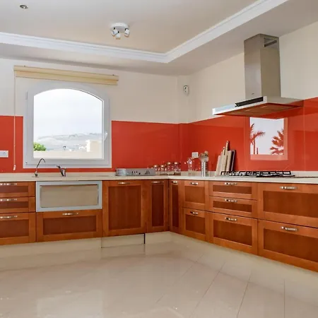 فيلة Luxury With Heated Pool