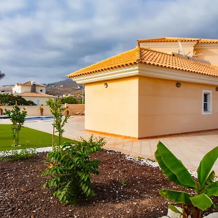 Luxury With Heated Pool Villa Playa Paraiso (Tenerife)