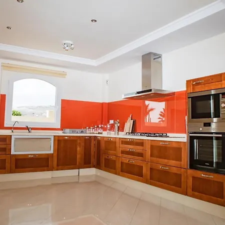 Luxury With Heated Pool فيلة *