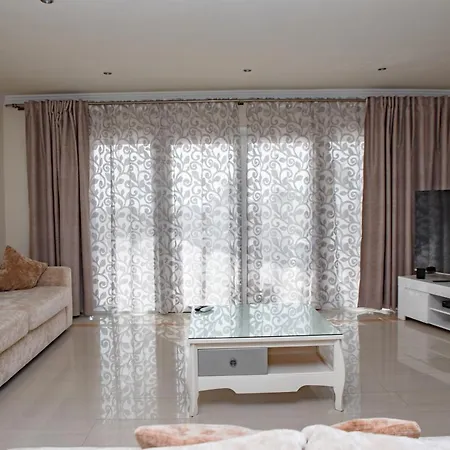 Luxury With Heated Pool Playa Paraiso (Tenerife)